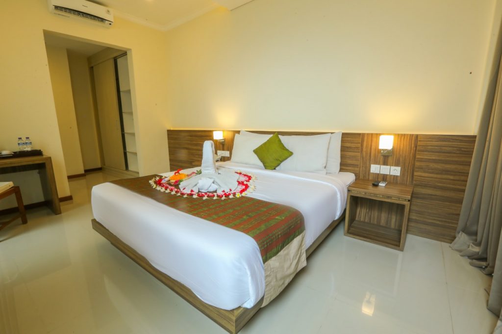 http://dmo.booknpay.net/argyasantijimbaran/assets/img/static/executive-suite-room/executive-suite-room2.jpeg